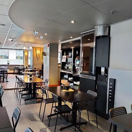 퍼스트 밀레니엄