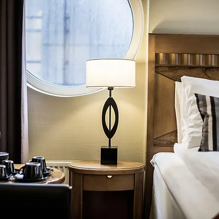 Hotell First Millennium 3*