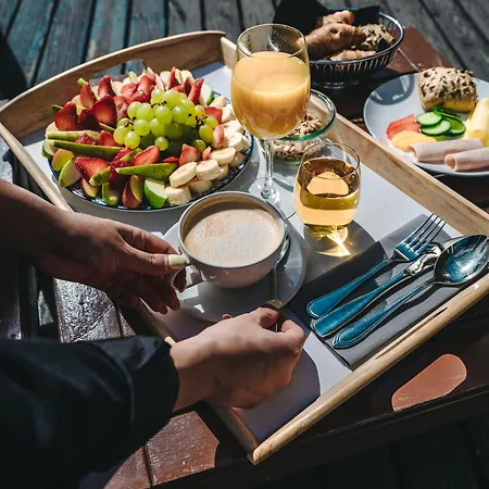 퍼스트 밀레니엄 3*