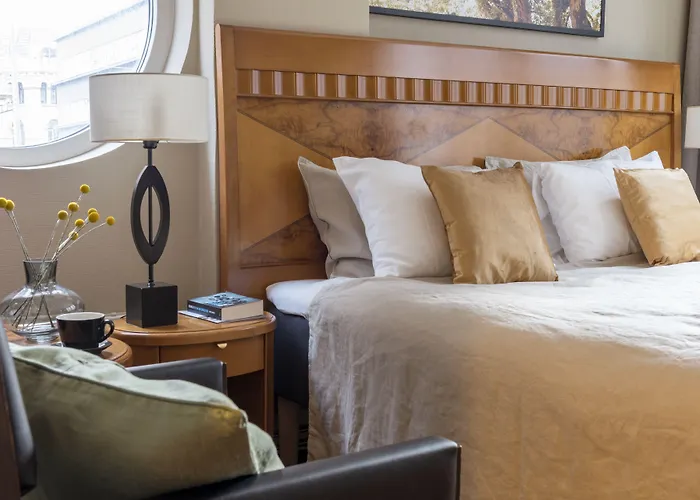 Hotell First Millennium 3*